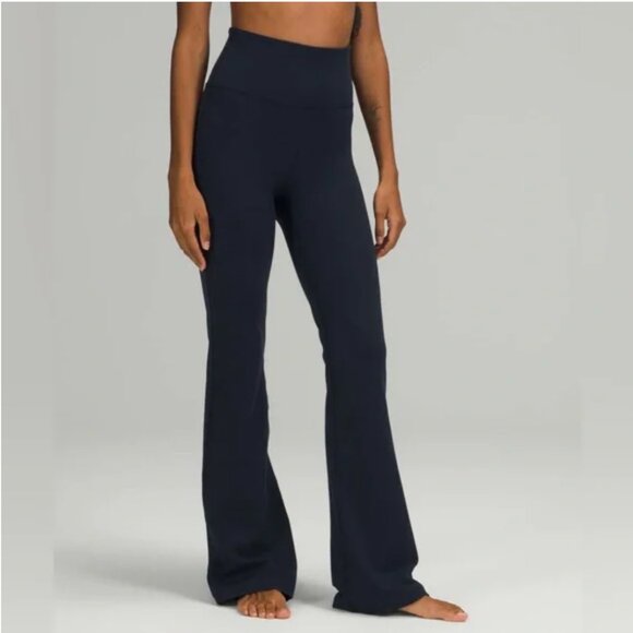 Lululemon Groove Super-High-Rise Flared Pant Nulu True Navy size 4 - Picture 2 of 13